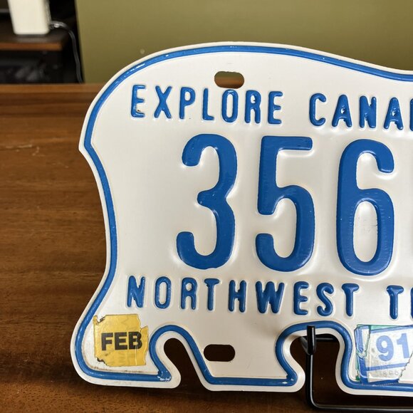 Vintage NORTHWEST TERRITORIES POLAR BEAR LICENSE PLATE W/NWT FEB 1991 Tag #35681 - Picture 2 of 9